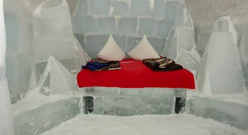 ice-hotel-room-2-landscape